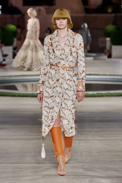 Look 37